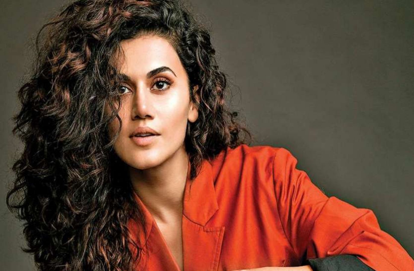 Controversy: Tapsee Pannu now responds to Kangana's Sister's tweet ...