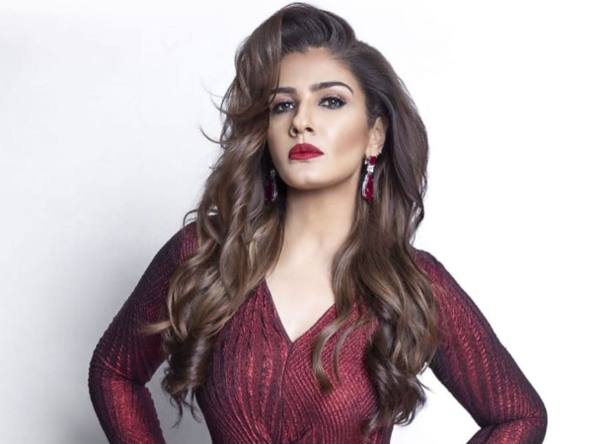 Raveena Tandon shares a very hot photo, fans remembered the old days |  NewsTrack English 1