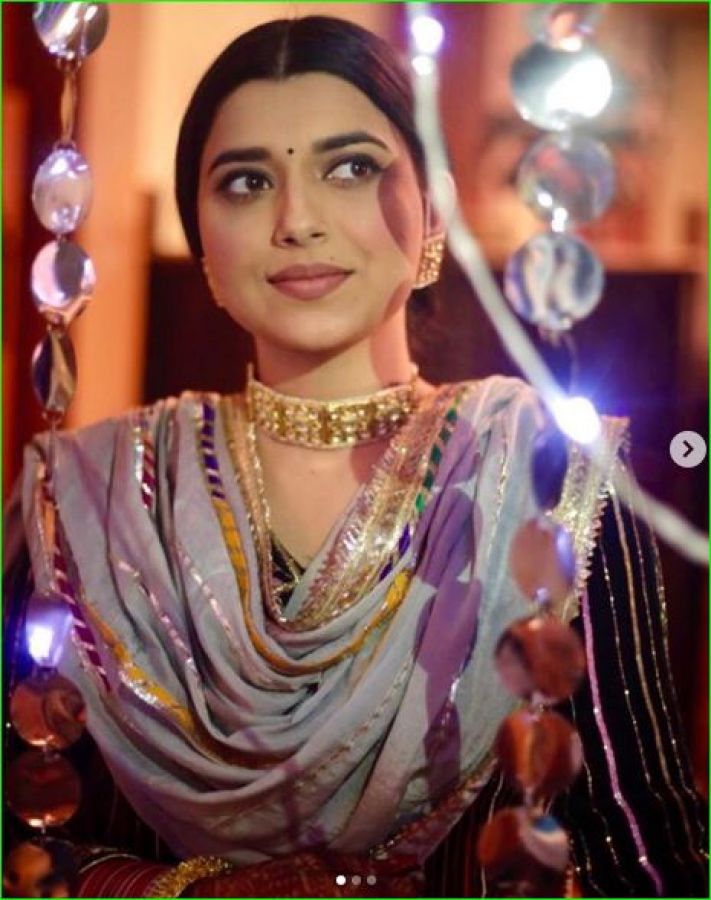 711px x 900px - Nimrat Khaira shared the teaser of the first song 'Lehnga' | NewsTrack  English 1