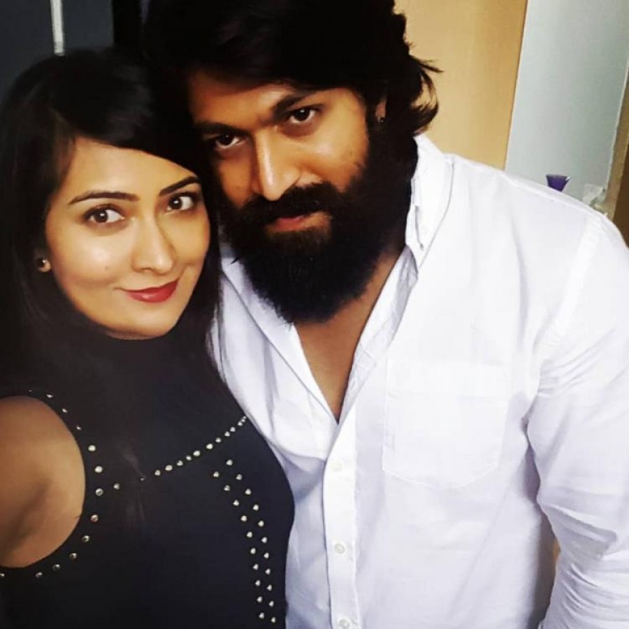 900px x 900px - On birthday of KGF star Yash, wife Radhika Pandit congratulated in special  way | NewsTrack English 1