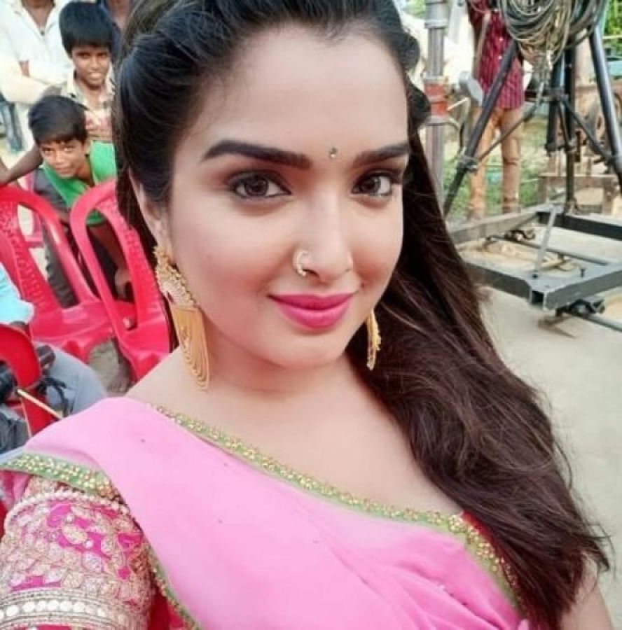 Amrapali Ki First Time Sexy Video - Bhojpuri actress Amrapali Dubey's sneeze spoiled herTiktok video, watch  here! | NewsTrack English 1