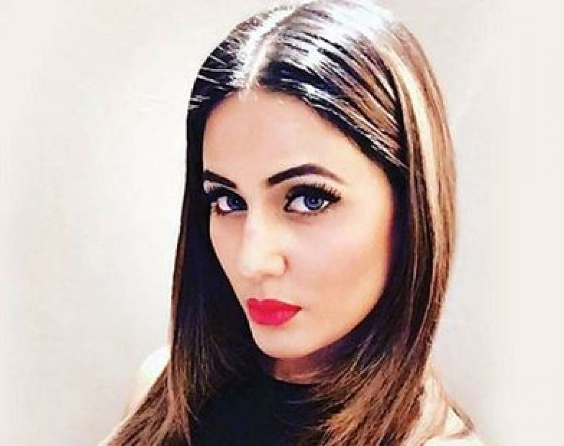 For Simple and Attractive Look, Follow Hina Khan's Hair Style | NewsTrack  English 1