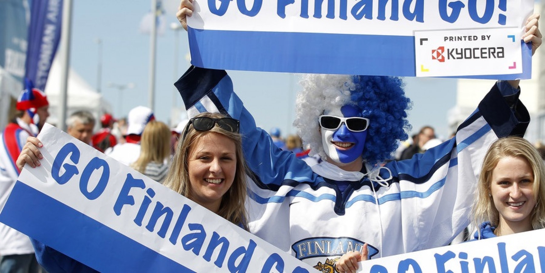 Знаменитые люди финляндии. Финляндия счастливая Страна. Финляндия люди. Финляндия самая счастливая Страна. Финляндия счастливая Страна в мире.