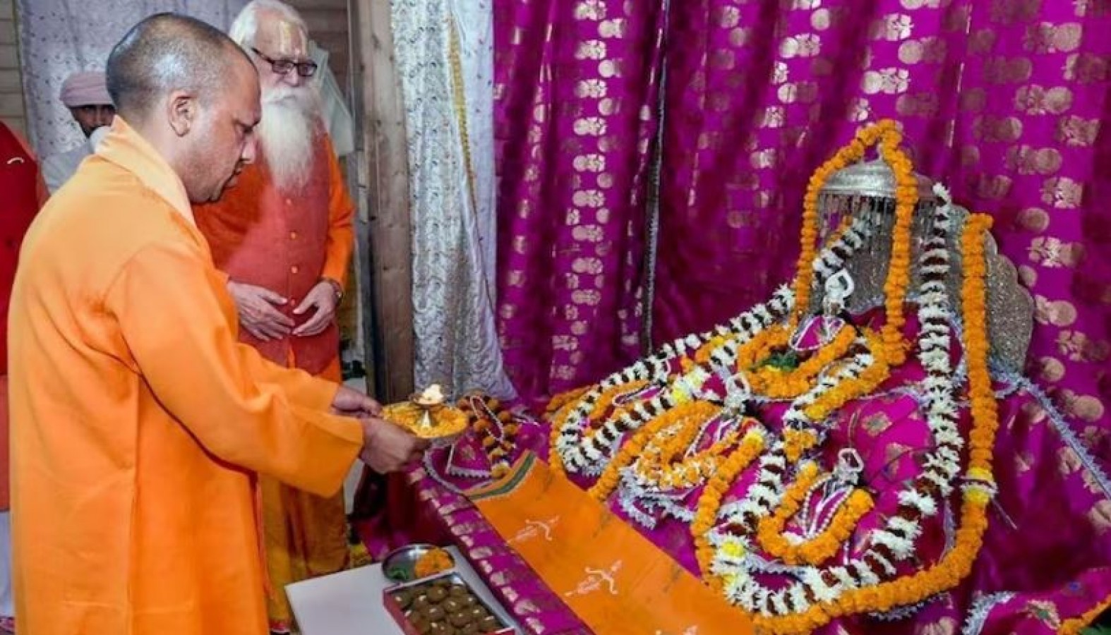 श्री रामलला का होगा भव्य जलाभिषेक, पाकिस्तान-चीन समेत 156 देशों से अयोध्या पहुंचा जल Shri Ramlala will have a grand Jalabhishek, water reached Ayodhya from 156 countries including Pakistan-China