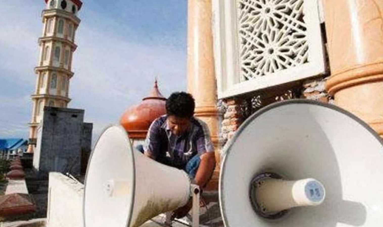 gambar tower speaker masjid