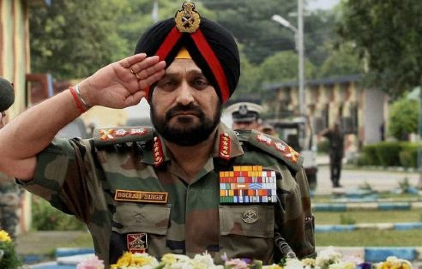 Глупый честь. Генерал Бикрам Сингх. Индийские солдаты Сингх. Военный отдает честь. Воинское Приветствие.