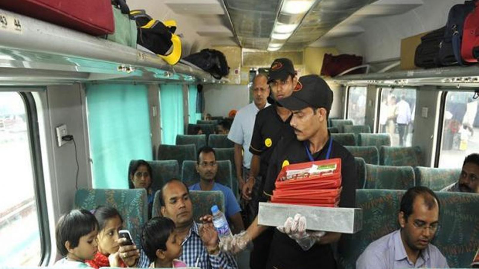 Food train. Indian Railway Catering and Tourism Corporation.