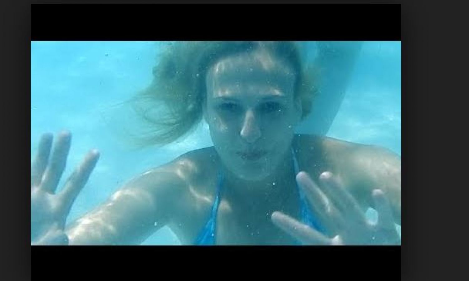 Trapped Underwater в бассейне