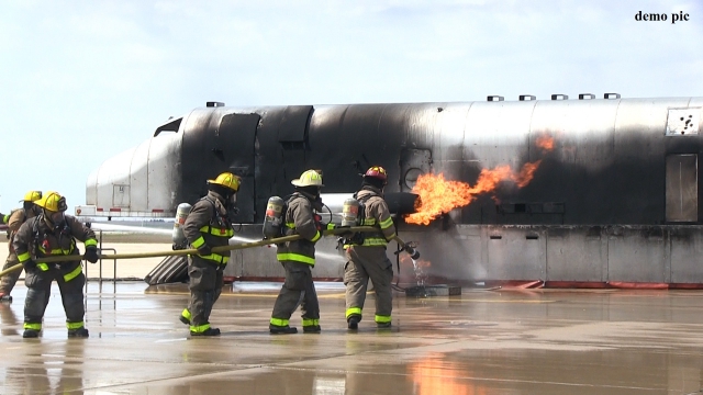 लड़ाकू विमान में अभ्यास से पहले आग