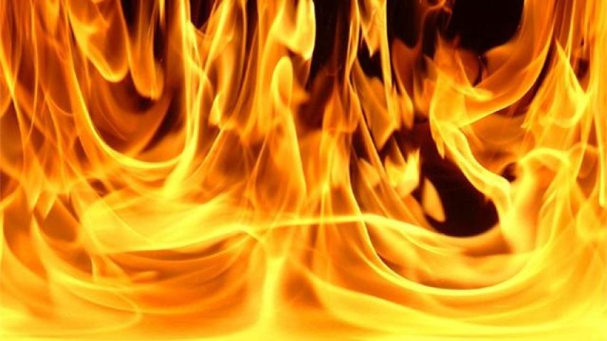 गुड़गांव में आग से मची तबाही, जली 50 दुकान
