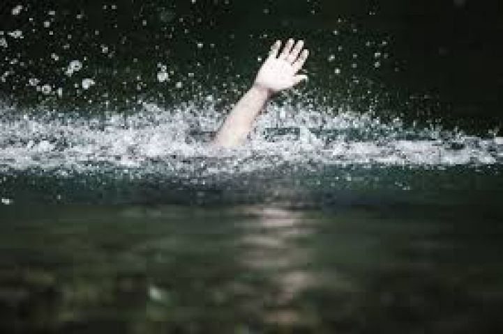 2 children drown in Ganga while taking a bath