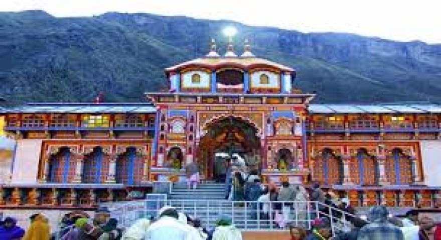 Want to take your parents to Badrinath? Here is the way!