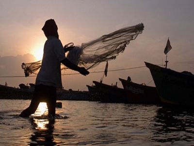 पाकिस्तान ने 42 भारतीय मछुआरों को लिया हिरासत में