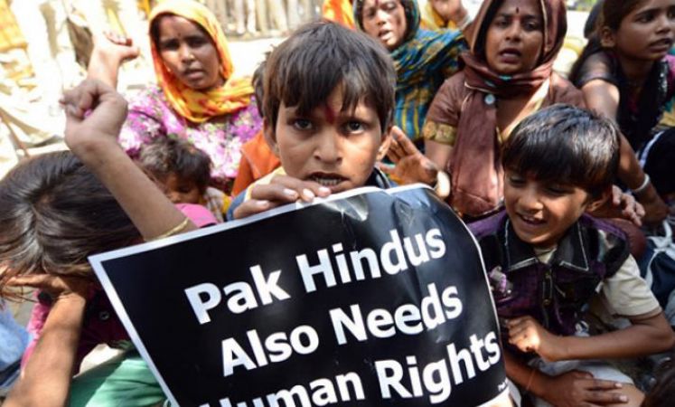 पाकिस्तान में हिन्दू, सिख पर अत्याचार जारी