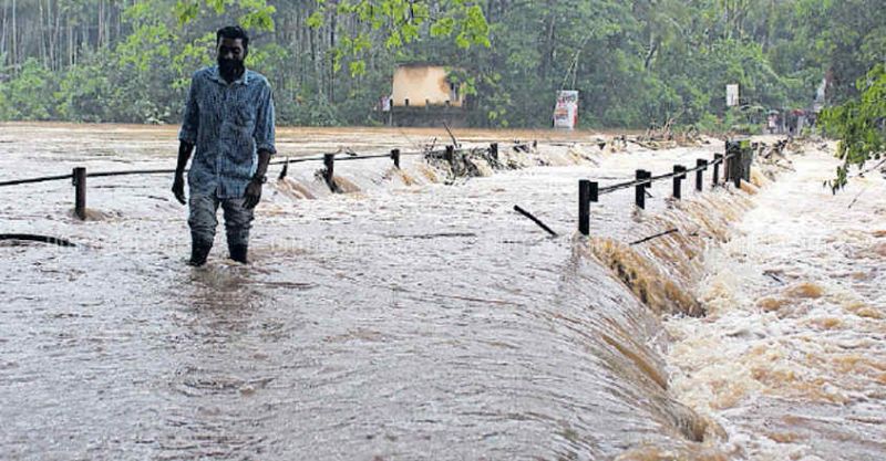 हिंदुस्तान में आफत की बारिश, केरल में 20 ज़िंदा दफ़न, 26 साल से बंद पड़ा बांध खोला