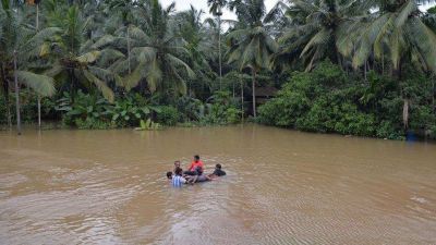 केरल के बाढ़ पीड़ितों के लिए अब विदेश से भी मदद, UAE के शेख खलीफा ने दिए निर्देश