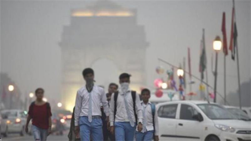 दिल्ली में फिर बढ़ा प्रदूषण का स्तर