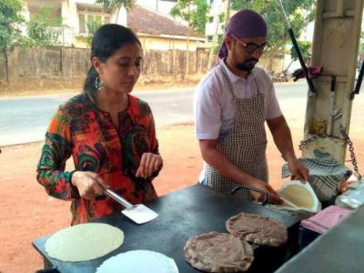 आनन्द महिंद्रा ने इस तरह की खाना बेचने वाली महिला की मदद
