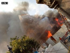 आंध्र प्रदेश के श्रीकलाहस्तीश्वर मंदिर में लगी भयानक आग