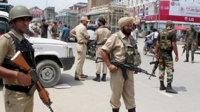 जम्मू कश्मीर: कुलगाम मुठभेड़ में मारे गए तीन आतंकियों में से दो पाकिस्तानी नागरिक