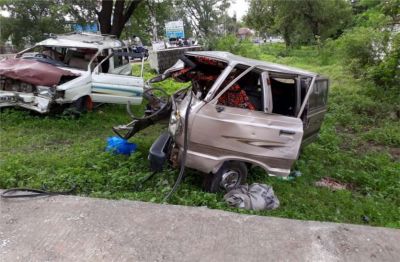 मध्यप्रदेश के उज्जैन में भीषण सड़क दुर्घटना, 12 की मौत