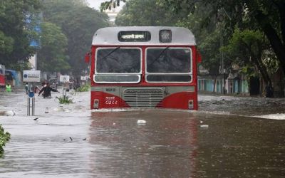 Mumbai Rain: बारिश से हो रही भारी तबाही 4 दिन और रहेगी जारी
