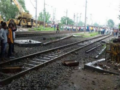 रेलवे का निर्माणाधीन पूल धंसा, 2 मजदूरों की दर्दनाक मौत