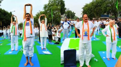 योग दिवस : दिल्ली में केजरीवाल, वेंकैया नायडू और रामनाथ कोविंद ने किया योग