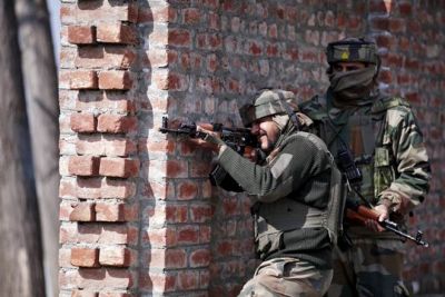 कश्मीर में मुठभेड़, सुरक्षा बलों ने मार गिराए 2 आतंकी