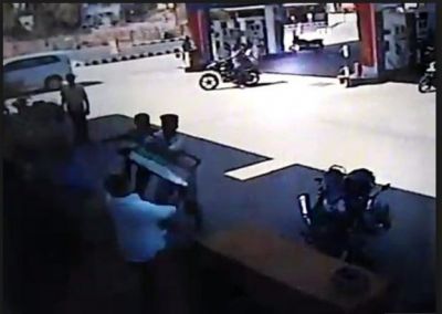 A petrol pump employee threaten to kill by customer
