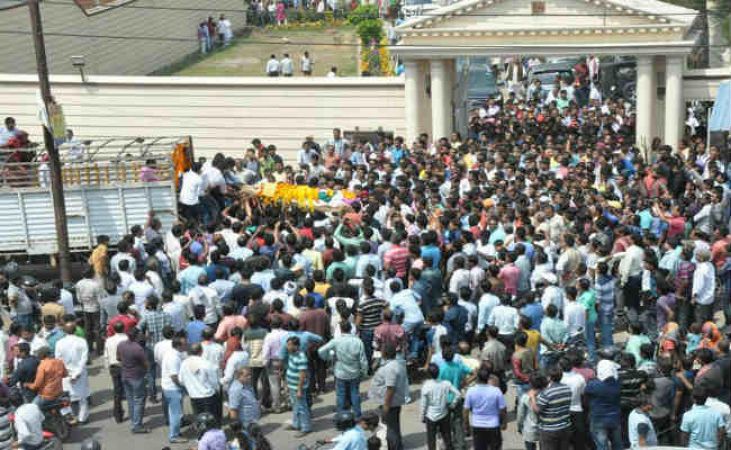 नीरज सिंह का हुआ अंतिम संस्कार,सीएम ने डीजीपी को किया तलब