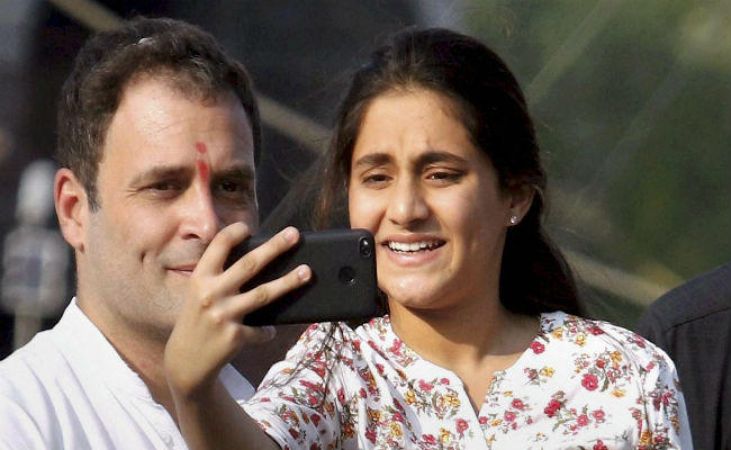Meet the Girl whose selfies becoming viral with Rahul Gandhi