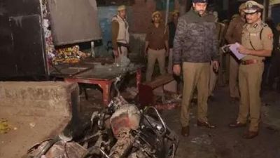Two minors shot dead in Prayagraj, murderers burnt the bodies