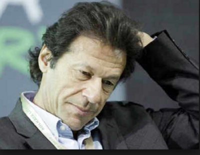 इमरान खान ने पाकिस्तानियों के हाथ में थमा दिया कटोरा, अब तक के निम्नतम स्तर पर आया पाकिस्तानी रुपया