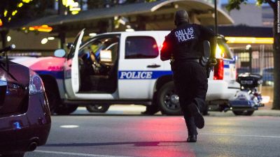अमेरिका में पुलिसकर्मियों पर गोलीबारी, एक की मौत, चार गंभीर