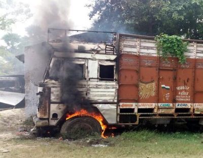 Violence in Samastipur. Four cars burnt after killing businessman, one killed in police firing, two injured