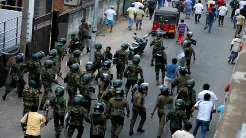 श्रीलंका में बढ़ रही हिंसा, स्पीकर की चेतावनी- हल नहीं निकला तो बहेगा सड़कों पर खून