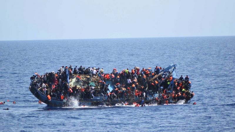 काला सागर में 21 लोगों को ले डूबी नाव