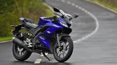 Yamaha R15 V3 BS6 variant available at dealership, know price and features