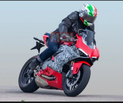 New Ducati 959 Panigale spotted testing and expected to launch in this month`