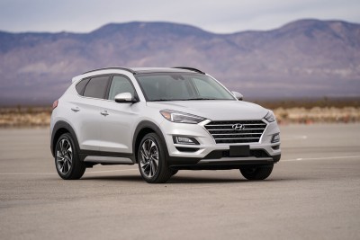 टेस्टिंग के दौरान स्पॉट हुई Hyundai Tucson SUV, जानें संभावित फीचर