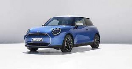 Fourth generation Mini Cooper Petrol revealed, may be launched by the end of this year