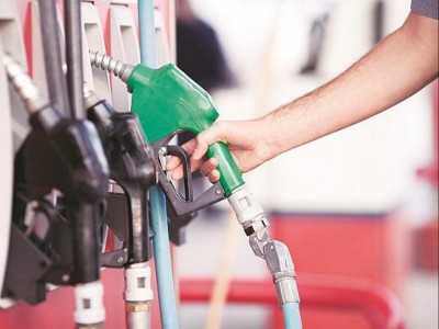 Petrol price crosses ₹85 mark for first time in Delhi