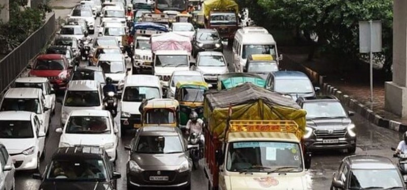Delhi Pours: Major highways flood, causing chaos in the traffic