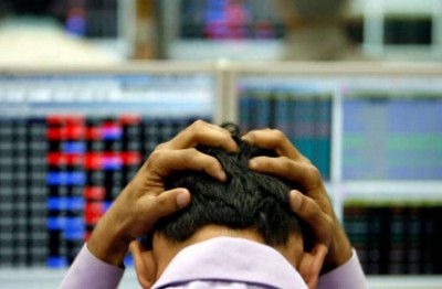 Corona wreaks havoc on stock market again, Sensex drops 627 points
