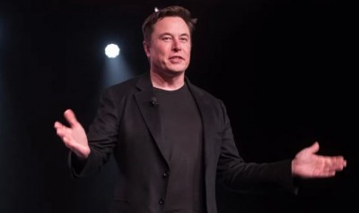 Tesla shares price records increase by 4%