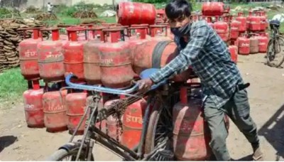 LPG cylinder became cheaper by Rs 135 from today, know what is the price in your city