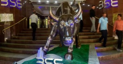 Stock Selling returns to market, Sensex drops 250 points