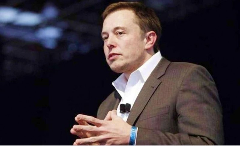 गांजा पीते हुए Elon Musk ने शेयर की अपनी तस्वीर, कहा- ''ऐसे होगी ट्विटर की अगली....
