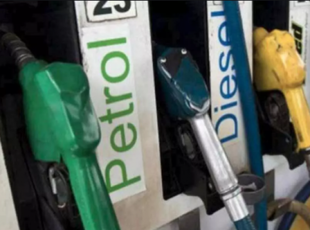 डीजल की कीमत में आई कमी, जानें पेट्रोल का दाम